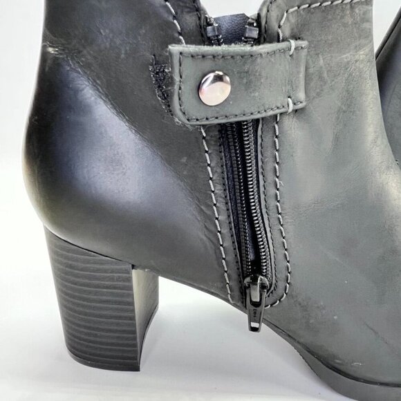 Clarks Bayla Glow Bootie Women's Size 10 in Black Heeled Ankle Boot - Picture 6 of 16